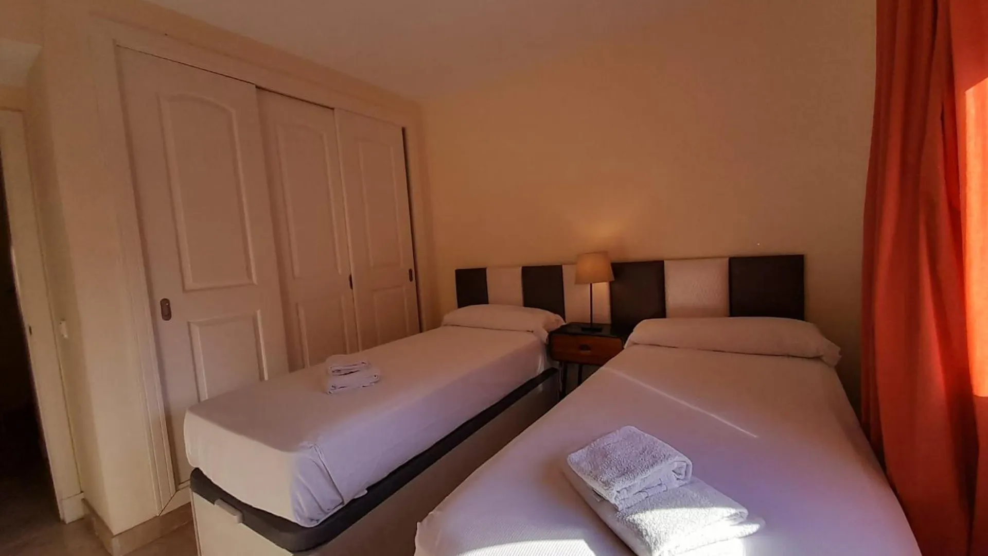 Apartmán Apartamento Duplex Con Piscinas Y Maravillosas Vistas Al Mar Estepona Španělsko