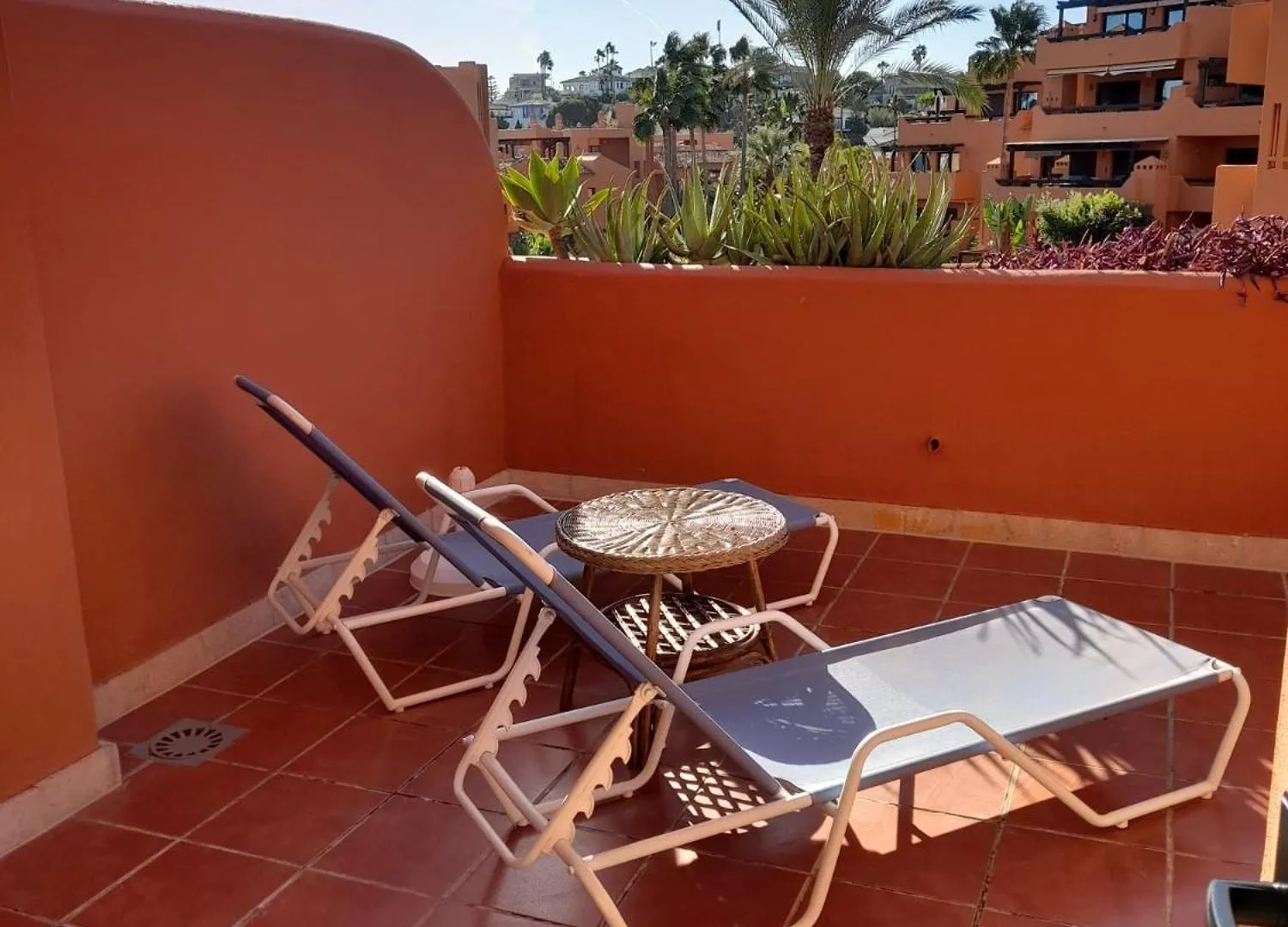 Apartamento Duplex Con Piscinas Y Maravillosas Vistas Al Mar Estepona Spain