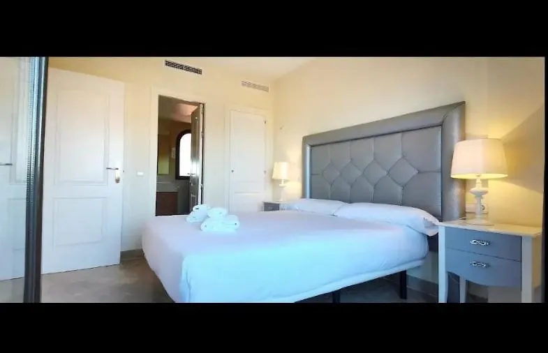 Apartamento Duplex Con Piscinas Y Maravillosas Vistas Al Mar Estepona 0*,