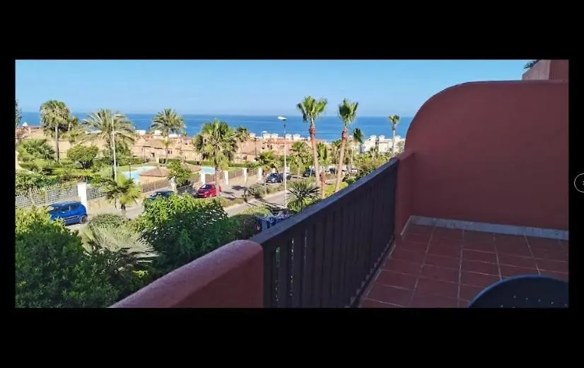 Apartamento Duplex Con Piscinas Y Maravillosas Vistas Al Mar Estepona